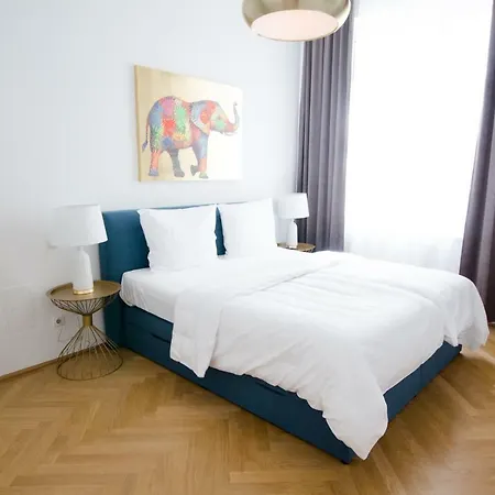 Studio Apartments Urania - Mai'S Apartments Wenen Buitenkant foto