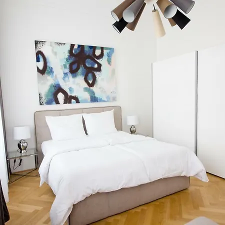 Studio Apartments Urania - Mai'S Apartments Wenen Buitenkant foto