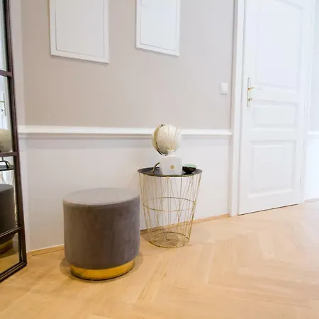 Studio Apartments Urania - Mai'S Apartments Wenen Buitenkant foto