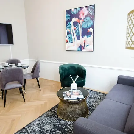 Studio Apartments Urania - Mai'S Apartments Wenen Buitenkant foto