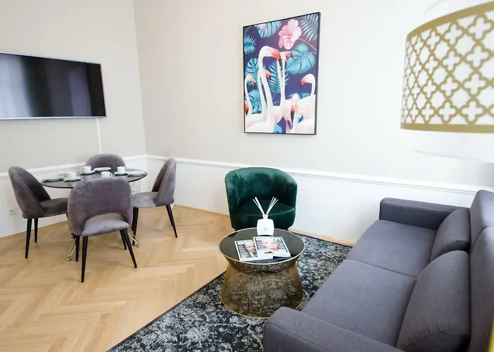 Studio Apartments Urania - Mai\'S Apartments