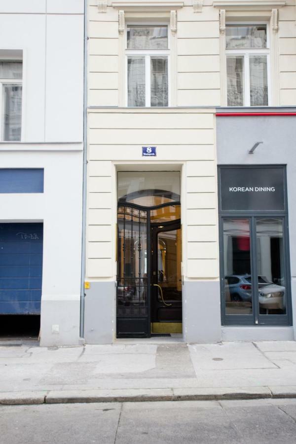 Urania - Mai's Wien