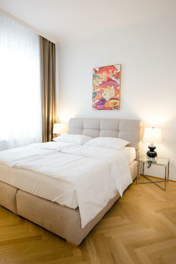 Urania - Mai's Wien